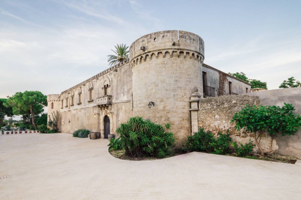 Syracuse: Wine Tasting in a Castle and Historical Garden - Exploring Local Wine Varieties