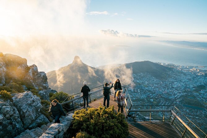 Table Mountain Summit Walk for the Whole Family - PRIVATE - Exploring the Summit