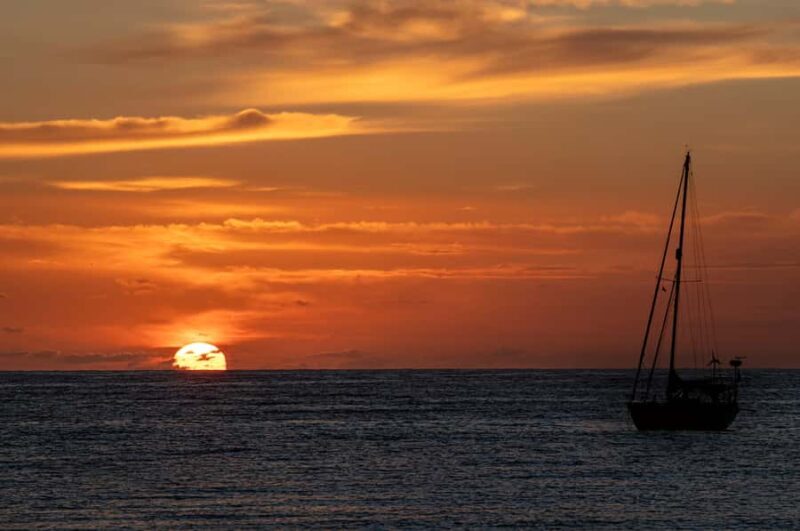 Tahiti island: Sunset cruise - A Closer Look at the Tahiti Sunset Cruise Experience