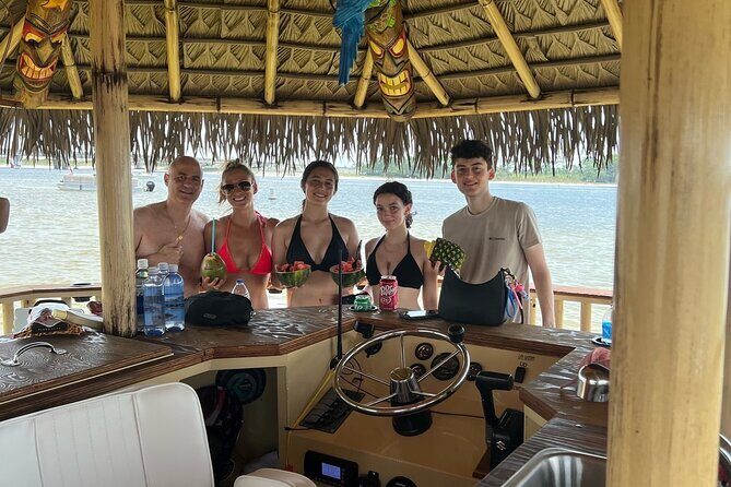 TAILFINS Tiki Boat Destin/Crab Island (6HRS/PRIVATE) - Why This Tiki Boat Cruise Stands Out