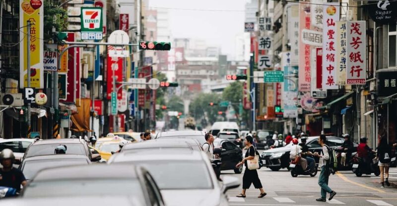 Taipei: Family Walking Tour - Experience Highlights