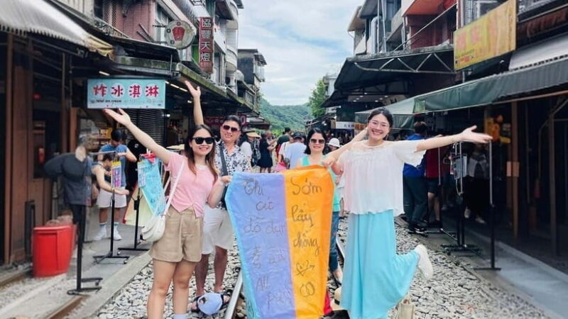 Taipei: Jiufen and Shihfen Half Day Tour - What’s Included and What to Budget For