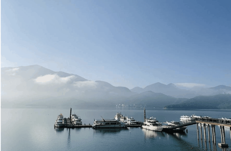 Taipei-Taichung-Taipei Private Day Trip - Tour Guide and Experience