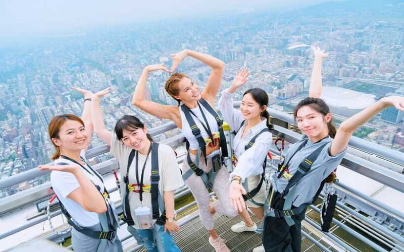 Taipei: Taipei 101 Skyline 460 Cloud Walk - Key Points