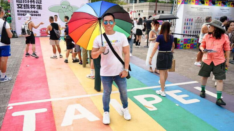 Taiwan Taipei: LGBT Photoshoot with Taiwan Photographer - Authenticity and Satisfaction