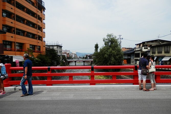 Takayama and Shirakawago Private Guided Tour Using Minivan - Meeting and Pickup Details