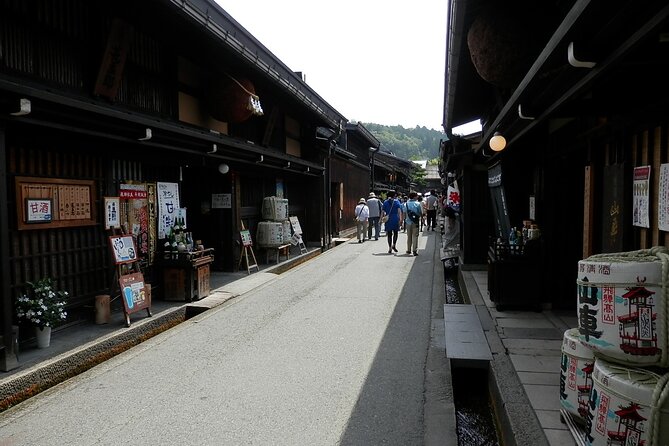Takayama and Shirakawago Private Guided Tour Using Minivan - Exploring Takayamas Historic Old Town