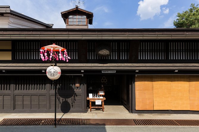 Takayama Old Town Walking Tour With Local Guide - Accessibility and Restrictions