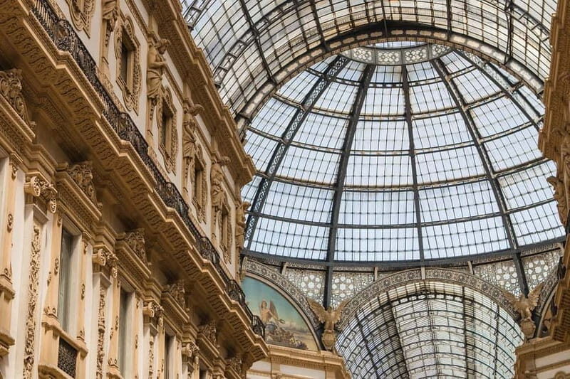 Taking a stroll in Downtown Milan Private Skip the Line Tour - Key Points