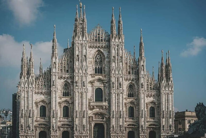 Taking a stroll in Downtown Milan Private Skip the Line Tour - The Value of a Private Guided Tour in Milan