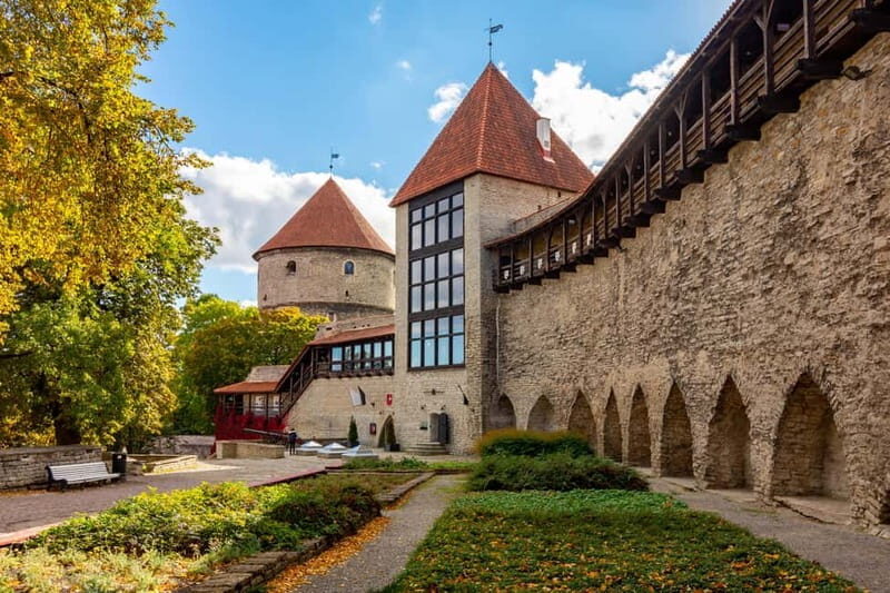 Tallinn: City Highlights Guided Walking Tour - Scenic Viewpoints and Iconic Churches