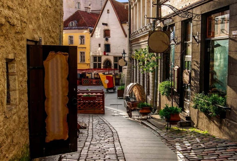 Tallinn: Guided Old Town Historical Walking Tour - Architectural Highlights and Scenic Views
