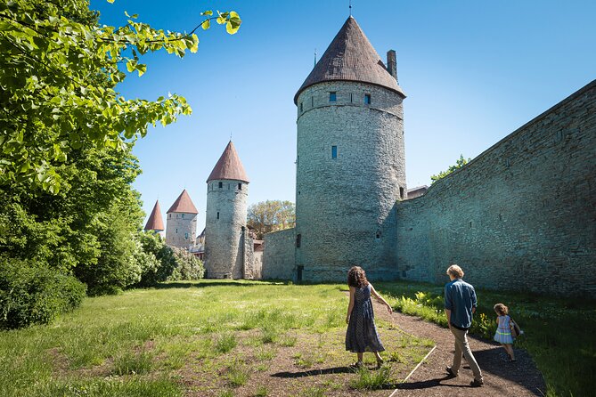 Tallinn Private Photoshoot Tour - Capturing Memories