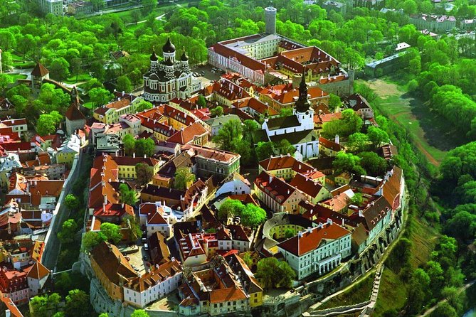 Tallinn Shore Excursion: Tallinn Sightseeing Tour by Coach and Foot - Itinerary Highlights