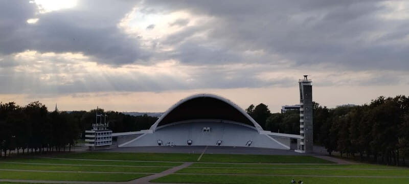 Tallinn singing grounds: story of bees that broke the empire - A Review of the Tallinn Singing Grounds: The Story of Bees That Broke the Empire