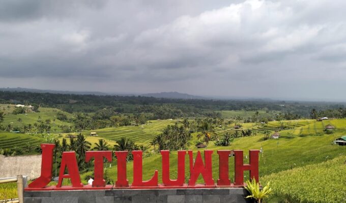 TANAH LOT, JATI LUWIH, BERATAN TEMPLE, BANYUMALA WATERFALL - Ulun Danu Beratan Temple