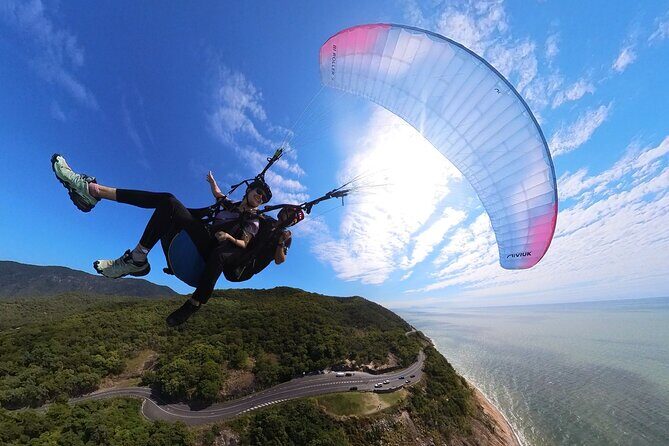 Tandem Paragliding Cairns - An Overview of the Experience
