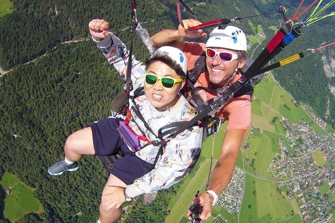 Tandem Paragliding Flight in Lombardy - Capturing Memories During the Flight