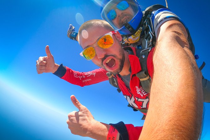 Tandem Skydiving Algarve 10.000ft — 3500m - Included Services
