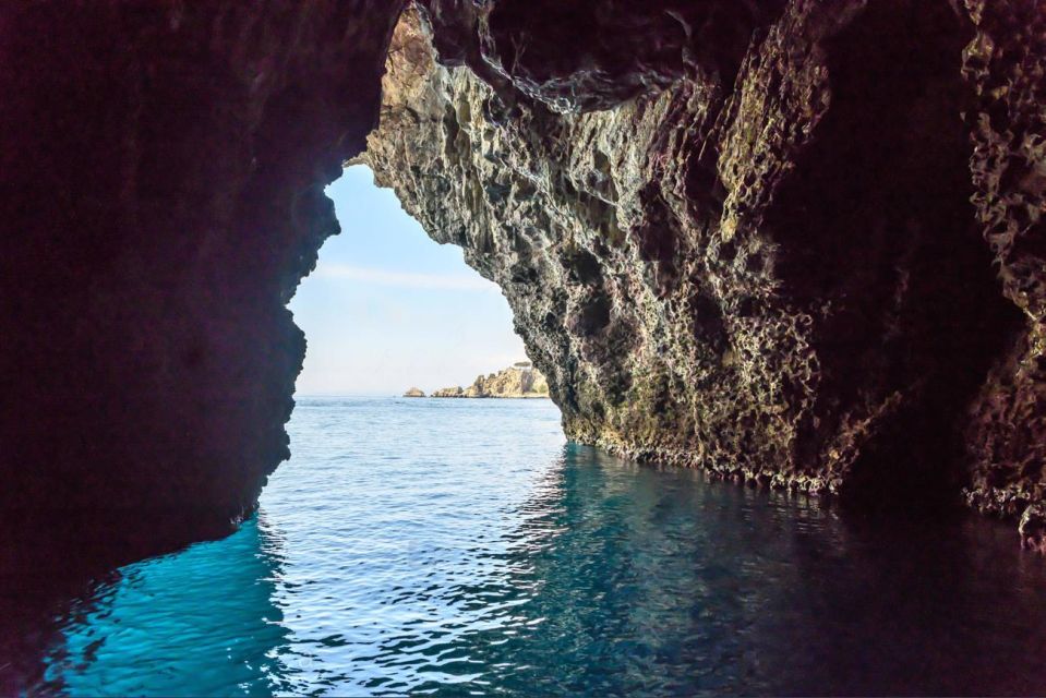 TAORMINA: Catamaran Rental Isolabella - Language Options and Features