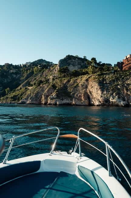 Taormina - Giardini Naxos: Boat rental - FAQs
