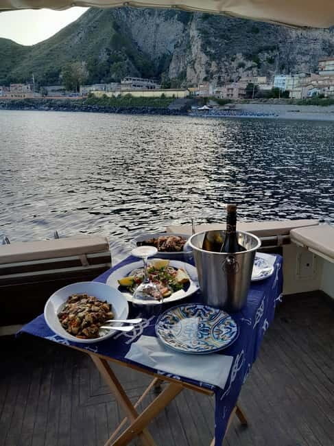 Taormina: Isola Bella Boat Tour with Prosecco Onboard - An In-Depth Look at the Experience