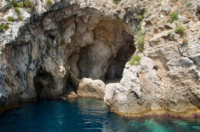 Taormina Isola Bella Dinghy Boat - Frequently Asked Questions