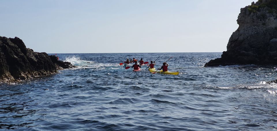 Taormina: Kayak Coastal Tour to Isola Bella and Blue Grotto - Tips for Your Tour