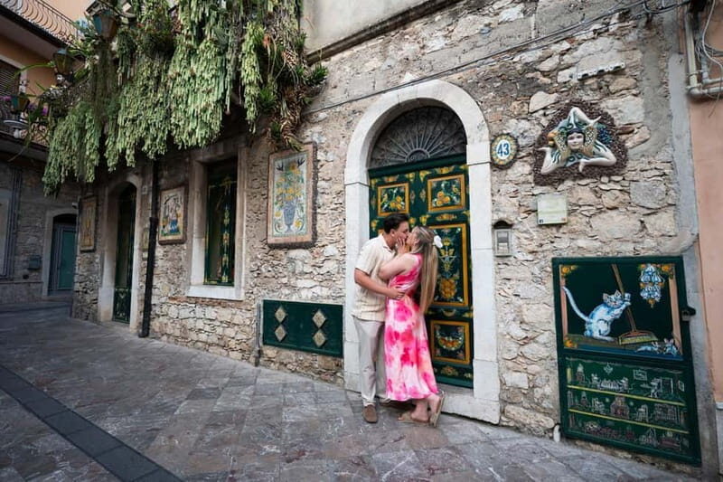 Taormina: Photoshoot with a Professional Photographer - FAQ