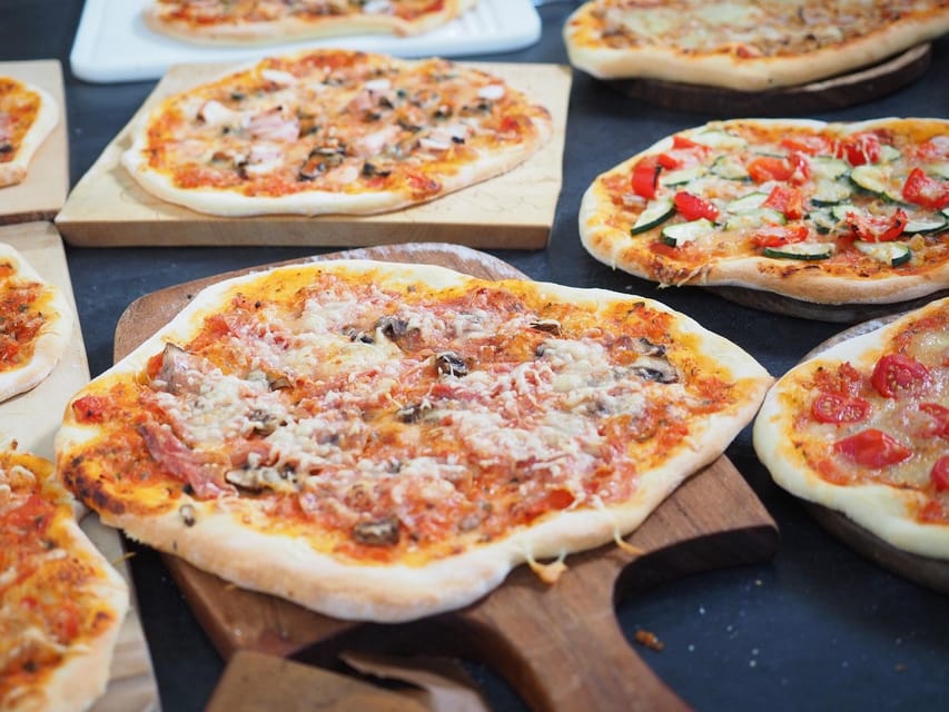 Taormina: Pizza Making Class With Lunch and Wine Tasting - Pizza Making Experience