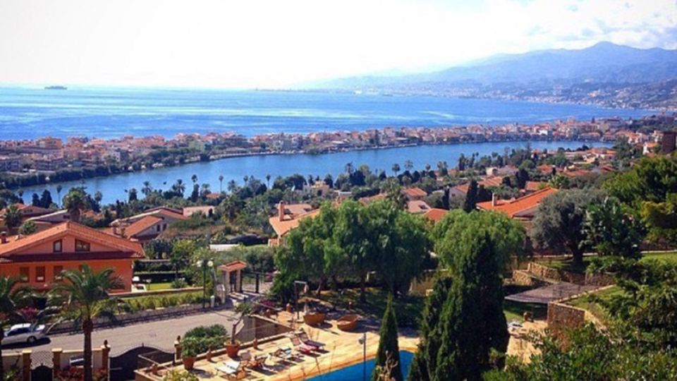 Taormina: Roundtrip Transfer From Messina - Inclusions and Amenities