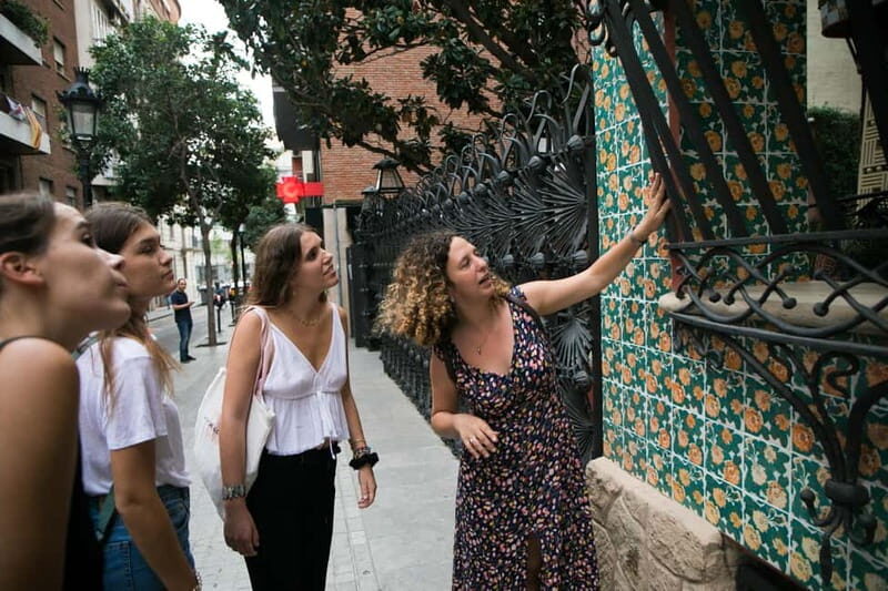 Tapas tour in Gracia quarter: Food, drinks & modernist gems - Key Points