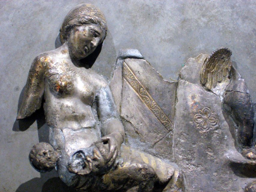 Taranto: MarTa Archaeological Museum Tour - Necropolis Pottery