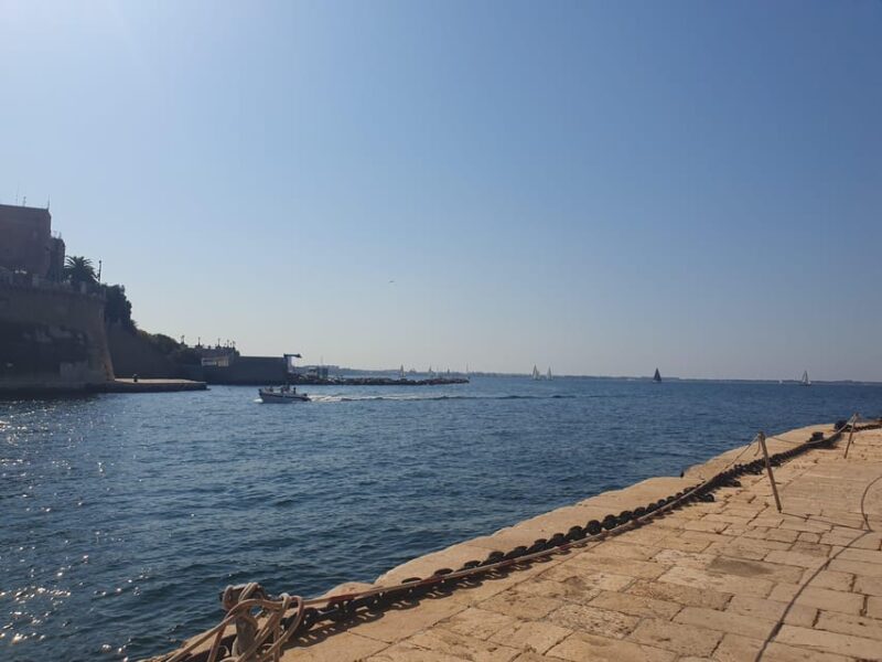 TARANTO PUGLIA WALKING TOUR UP AND DOWN - Exploring the Maritime Military Arsenal