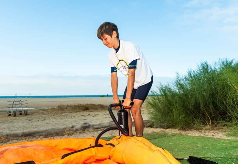 Tarifa, Cadiz: Wingfoil lessons for all levels. Children and adults - What Is Wingfoiling in Tarifa?