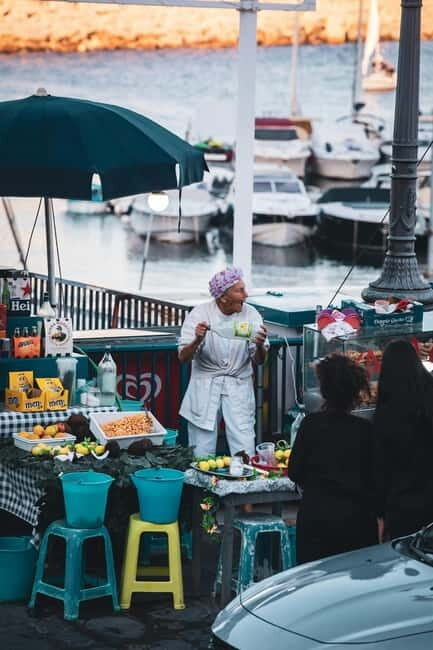 Taste Naples in ten tastings. - The Experience from the Traveler’s Perspective