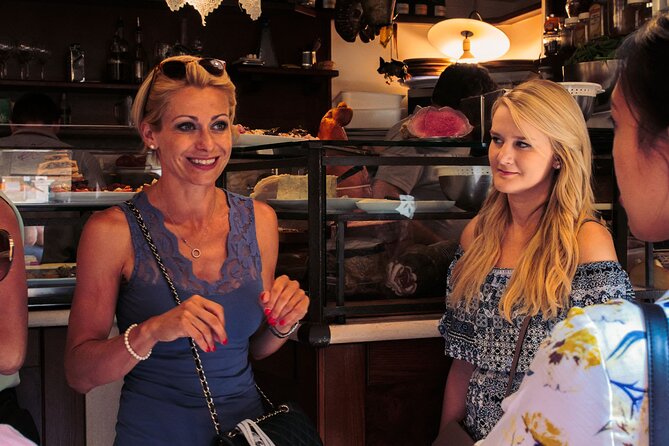 Tastes & Traditions of Venice: Food Tour With Rialto Market Visit - Discovering the Jewish Ghetto