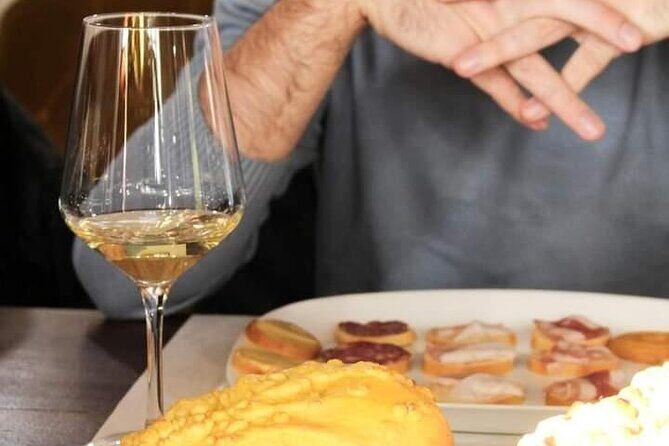 Tasting of 7 wines in the Langhe and visit to the cellar - A Practical Look at the Langhe Wine Tasting Tour