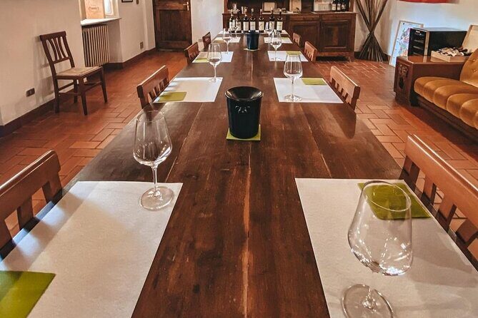 Tasting of 7 wines in the Langhe and visit to the cellar - Food Pairings and Canapés