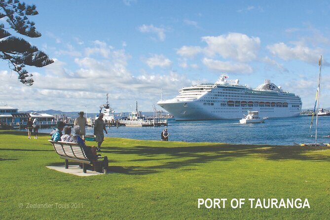 Tauranga Private Shore Excursion: Wai-O-Tapu Thermal Wonderland - The Maori Village of Whakarewarewa