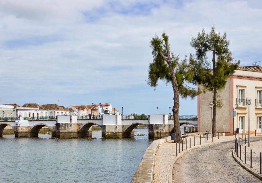 Tavira Scavenger Hunt and Sights Self-Guided Tour - Key Points