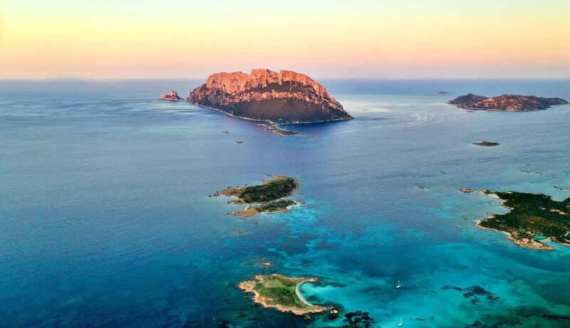 Tavolara: Sunset Aperitif Tour with Drinks and local snacks - Key Points