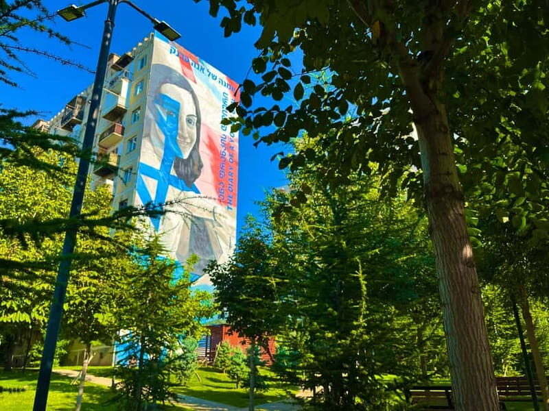 Tbilisi: 100+ Graffiti & Murals, Street Art Guided Tour - Key Points