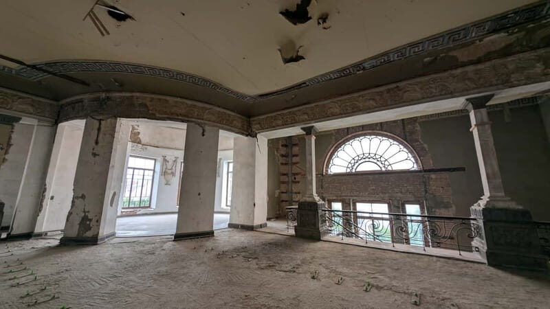 Tbilisi: Abandoned Cinema Tour - An Artistic Treasure of Tbilisi’s Past: A Deep Dive