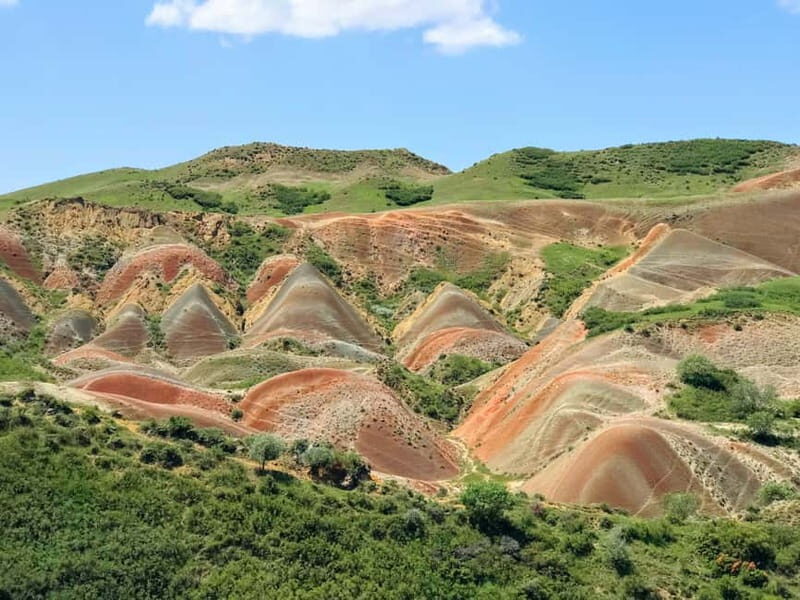 Tbilisi: David Gareji & Real Rainbow Mountains 4WD + Hike - An Unforgettable Day in Georgia’s Kakheti Region