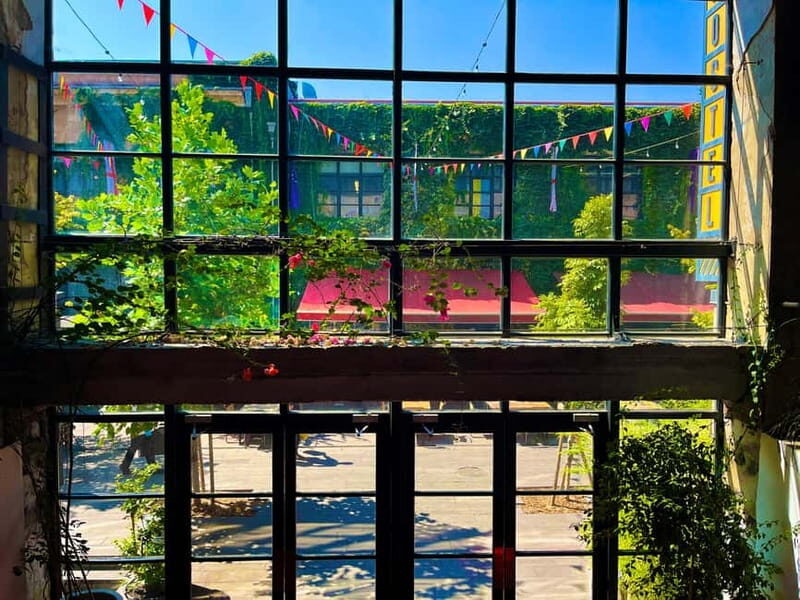 Tbilisi: Hidden Gems Walking Tour with Food & Wine Tastings - The Guided Experience: Knowledge, Flexibility, and Personal Touch