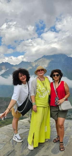 Tbilisi: Kazbegi Group Tour with Khinkali Cooking Class - Authenticity and Value