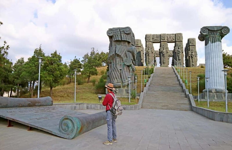 Tbilisi: The Chronicle of Georgia Express Guided Tour - The Experience: What You Can Expect