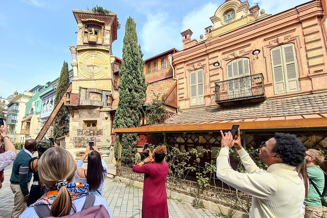 Tbilisi Walking Tour With Cable Cars, Wine Tasting and Traditional Bakery - Riding Tbilisis Cable Cars