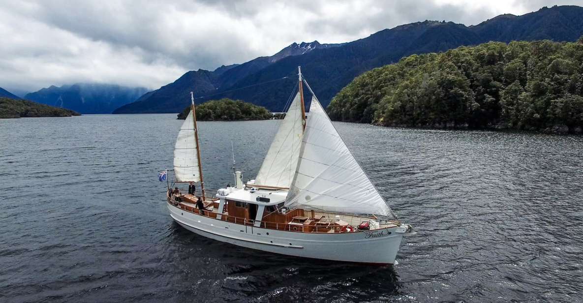 Te Anau: Evening Scenic Cruise - Tour Description
